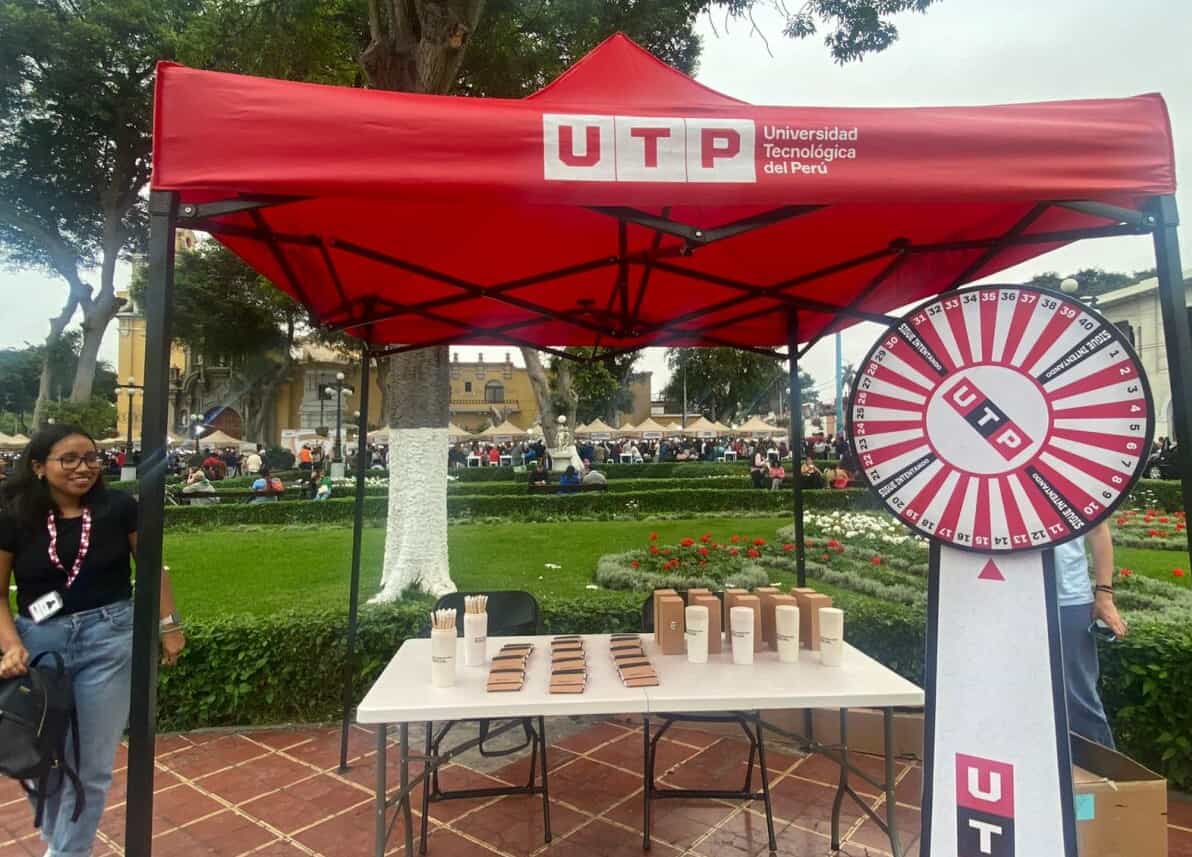 Evento UTP en Plaza de Armas de Barranco