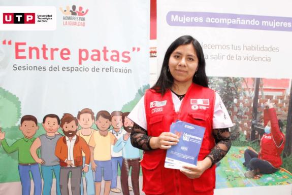 Campaña informativa en UTP Huancayo sobre los servicios del Programa Nacional Aurora del Ministerio de la Mujer y Poblaciones Vulnerables