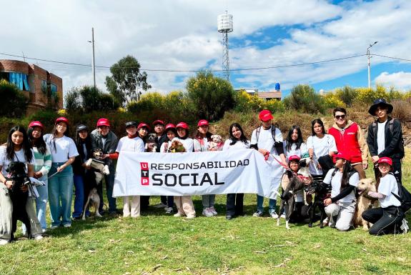 Voluntariado UTP Huancayo apoya a perros rescatados en "Rescatando Patas"