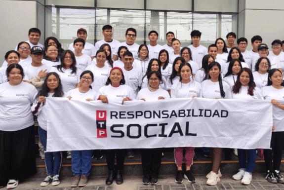 Estudiantes voluntarios de UTP Campus Lima Norte participaron en una jornada de arborización en el A.H. Nueva Estrella