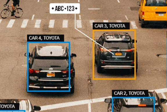 Muestra de cómo el sistema reconoce el número de placa del auto