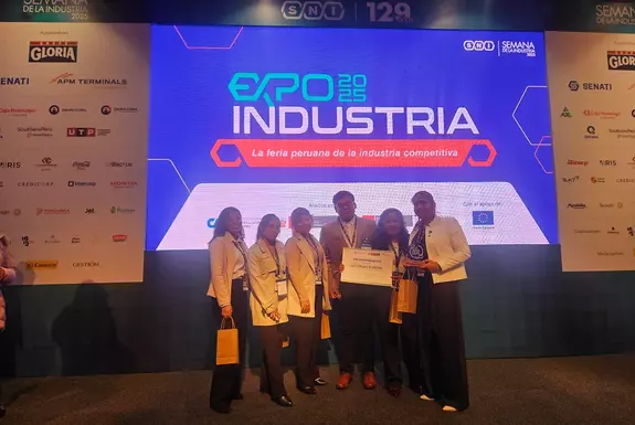 Estudiantes del campus Lima Sur Estudiantes del campus Lima Sur